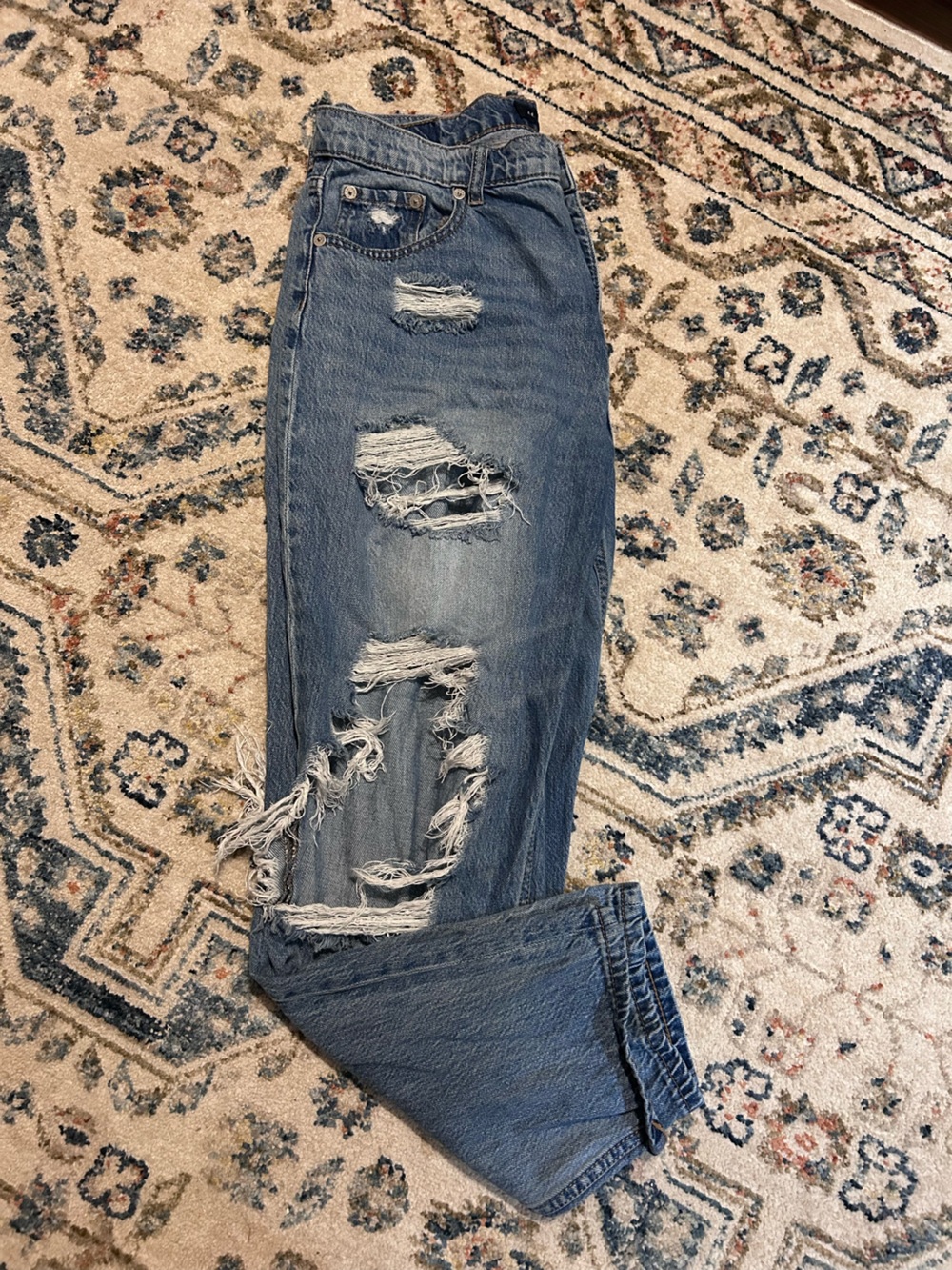 Aeropostale Men's Distressed Blue Jeans - Slim Straight